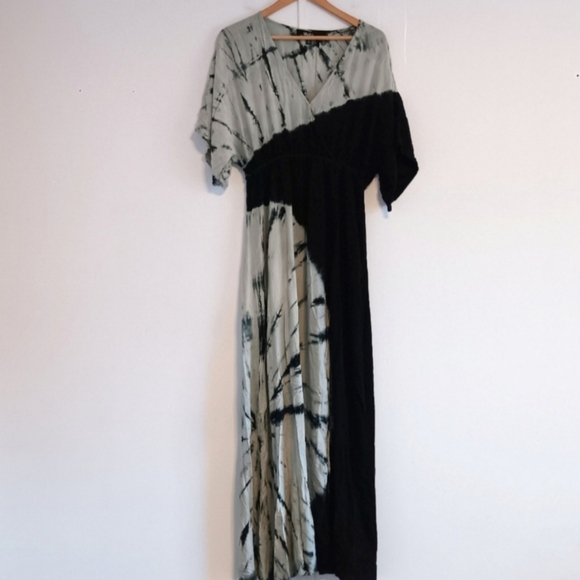 [ Lulus Black & Cream Taupe Gray Two Tone Ombre Tie Dye Kimono Maxi Dress ] - Picture 4 of 4